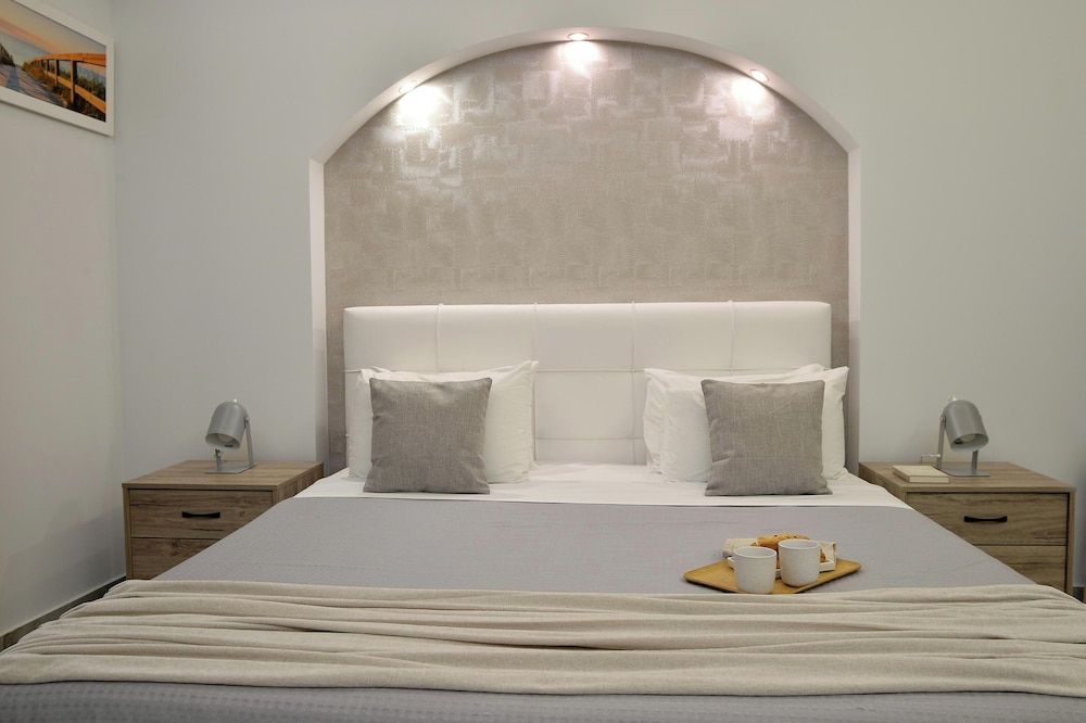 Alekos Apartments 2 Netflix, Self Check-In Deluxe Studio, 1 King Bed, Non Smoking 2