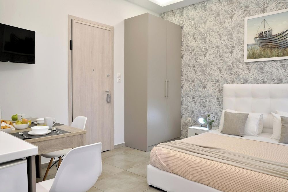 Alekos Apartments 2 Netflix, Self Check-In Deluxe Studio, 1 King Bed, Non Smoking 13