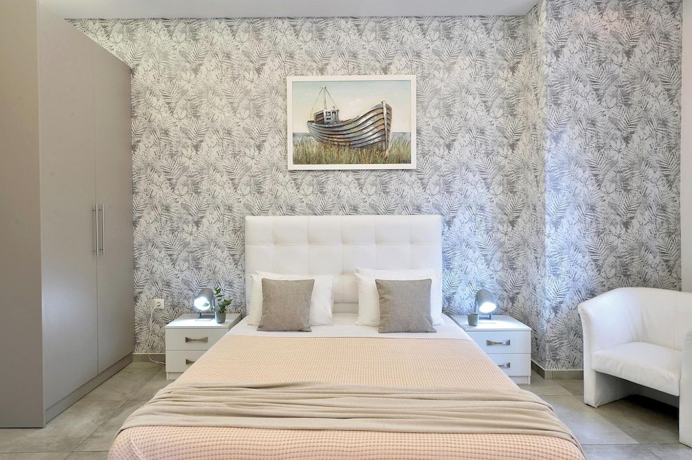 Alekos Apartments 2 Netflix, Self Check-In Deluxe Studio, 1 King Bed, Non Smoking 6