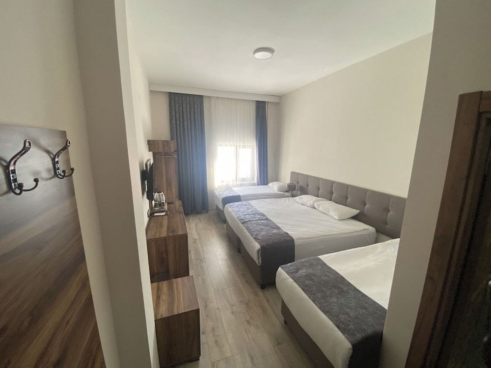 Zumrut Palas Hotel Family Quadruple Room 3