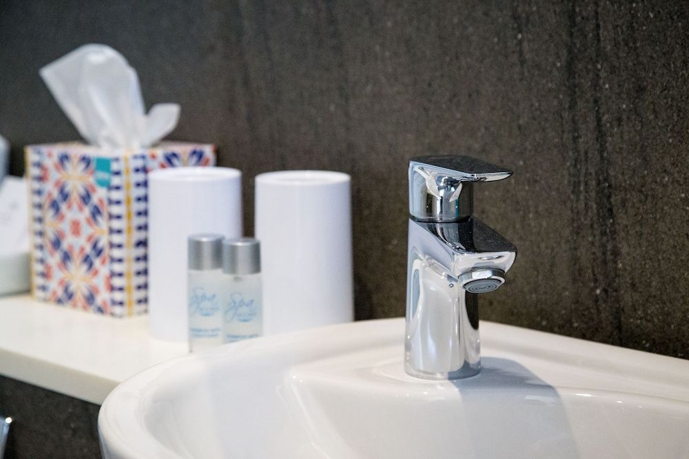 Fountains Guest House Standard Single Room, Non Smoking, Ensuite 5