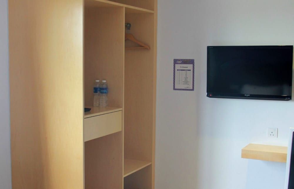 East Sun Hotel Sekinchan - Self Check In Standard Room, No Windows 6