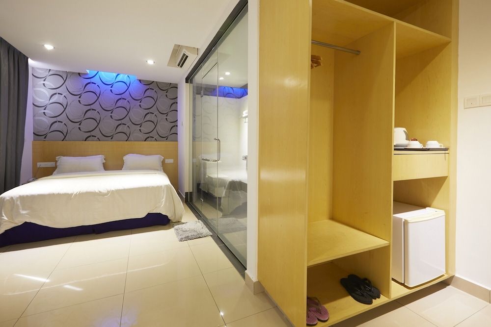 East Sun Hotel Sekinchan - Self Check In Deluxe Room