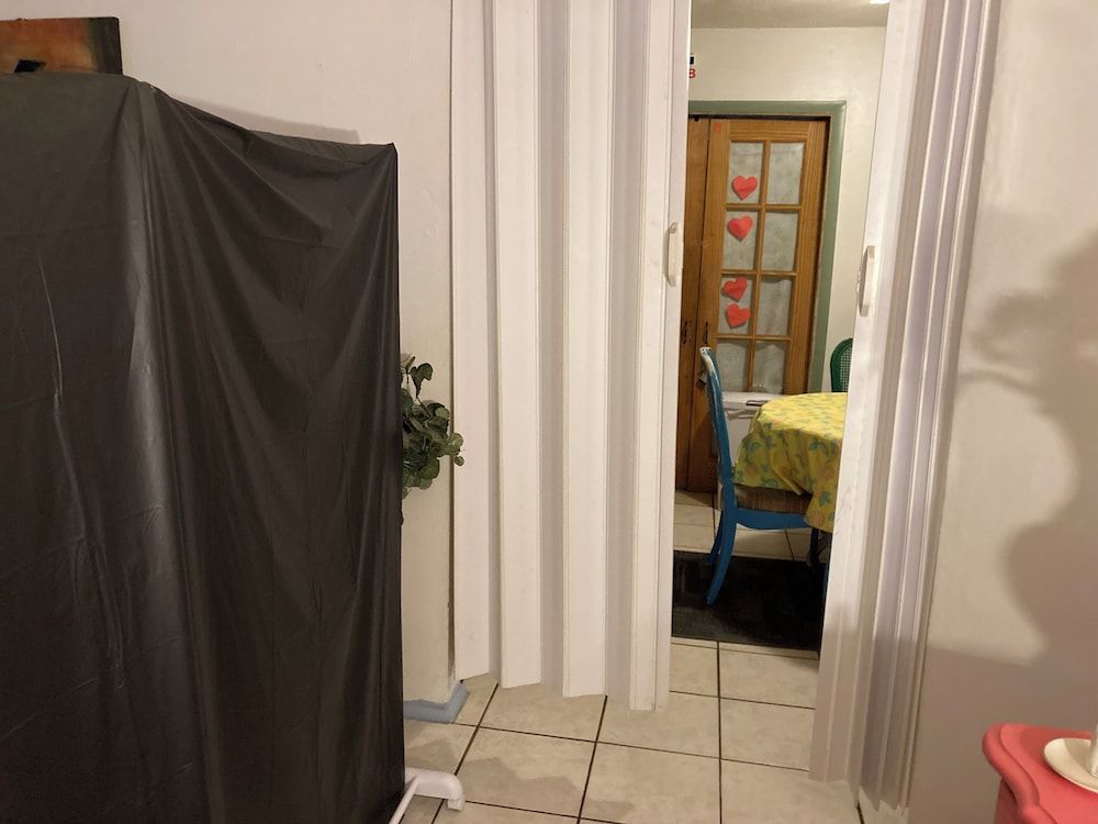 Vacation HomeStay Rental Rooms Economy Single Room 2