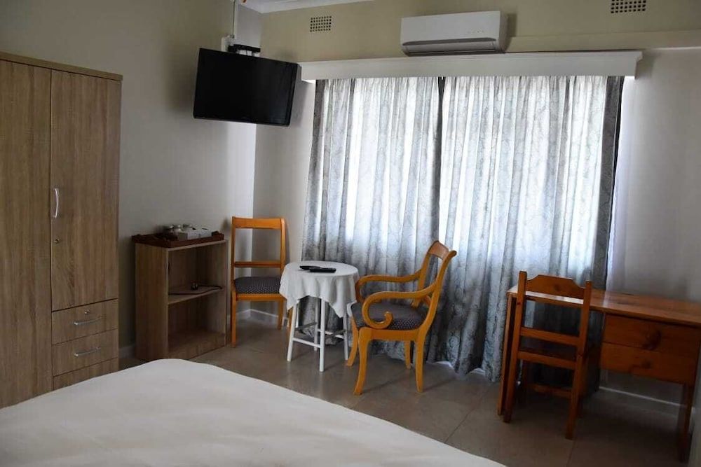 undefined 34onLincoln Guesthouse 8