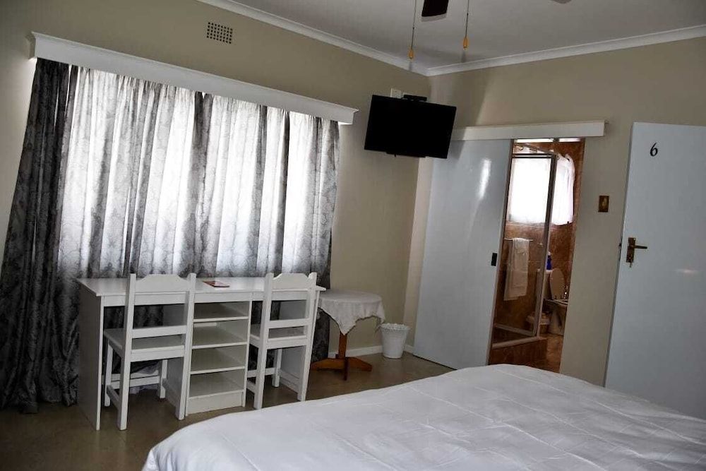 34onLincoln Guesthouse Deluxe Room 7