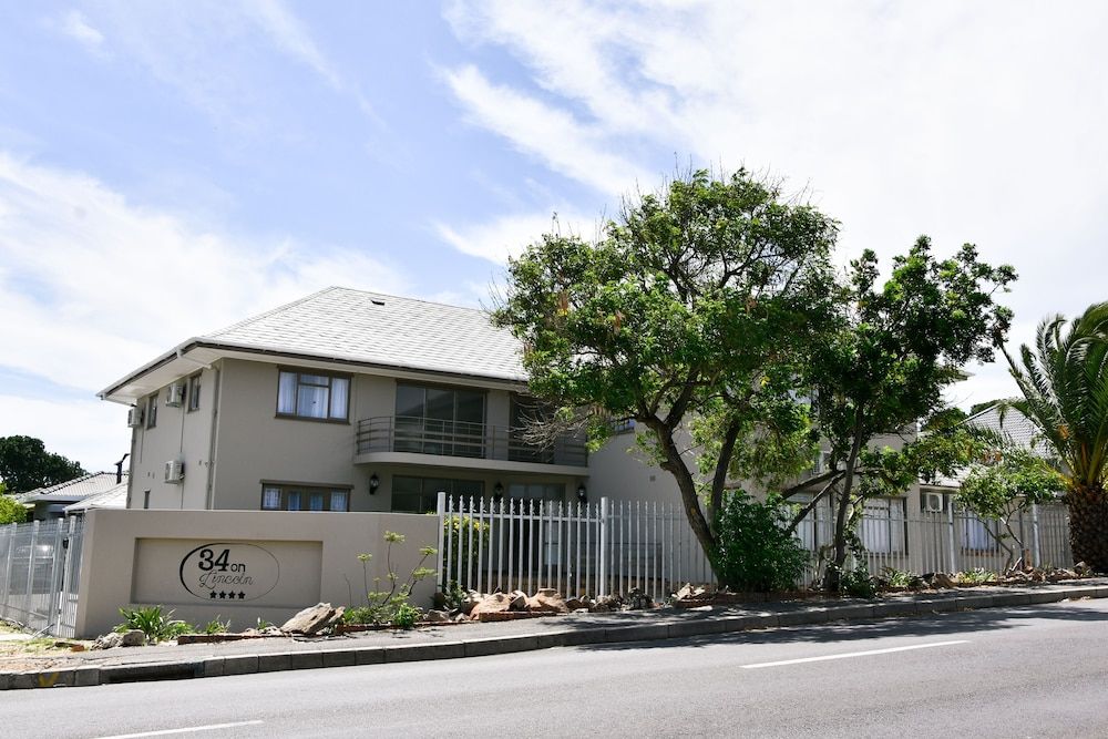 undefined 34onLincoln Guesthouse 3