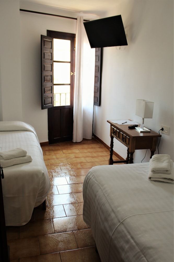 Pensión Sevillano Family Room 2