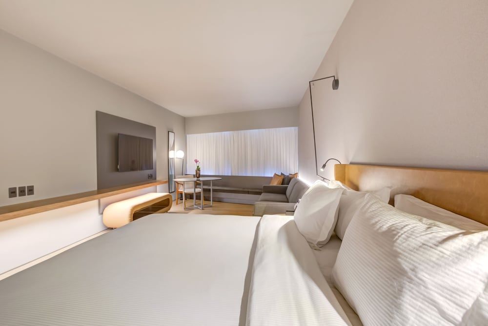 Deluxe Room, 1 King Bed