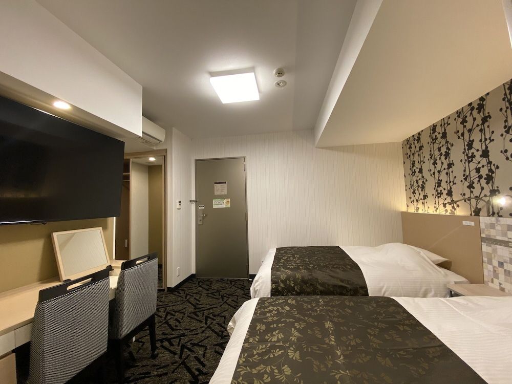 undefined APA HOTEL Nagoya Fushimi Ekikita 2