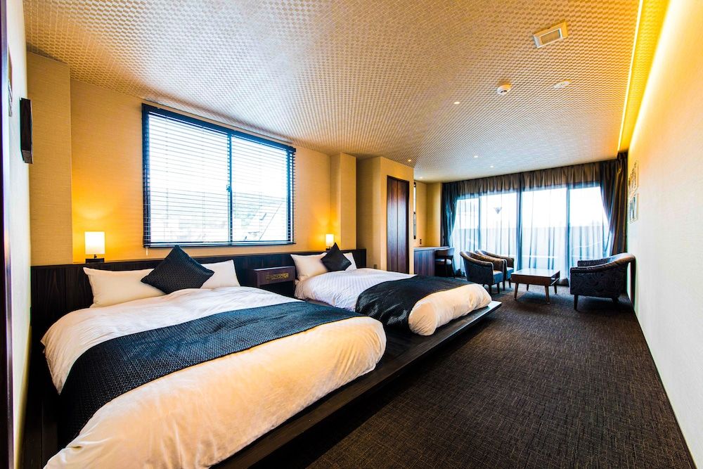 Hotel ZIZI Kyoto Gion Twin Room with Balcony (KAKITSUBATA)