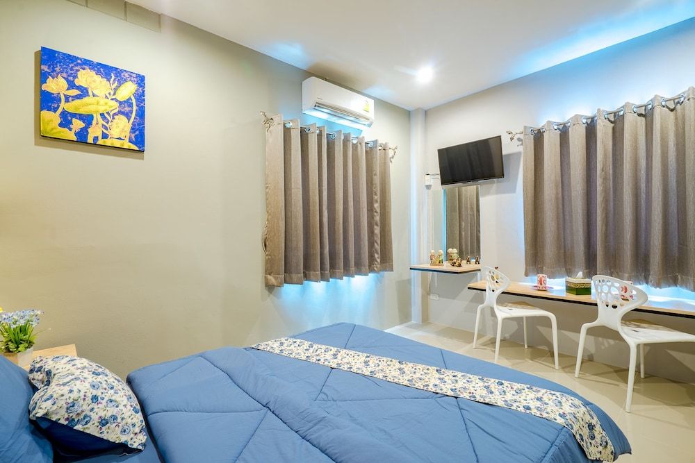 Penyos Residence Superior Double Room 4