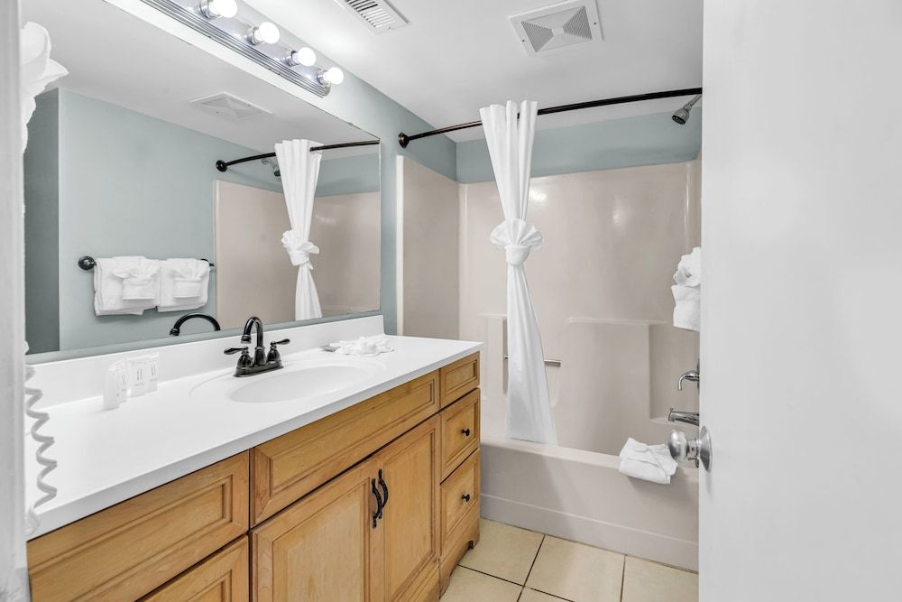 Hosteeva Oceanview Condos Comfort Condo, 1 Bedroom, Balcony, Ocean View 10