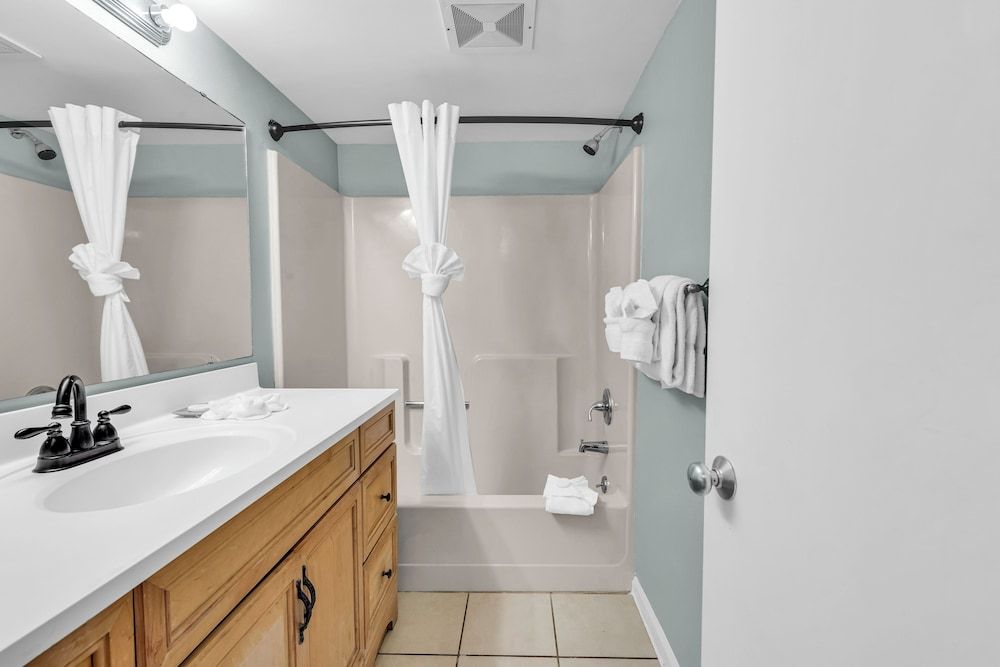 Hosteeva Oceanview Condos Comfort Condo, 1 Bedroom, Balcony, Ocean View 9