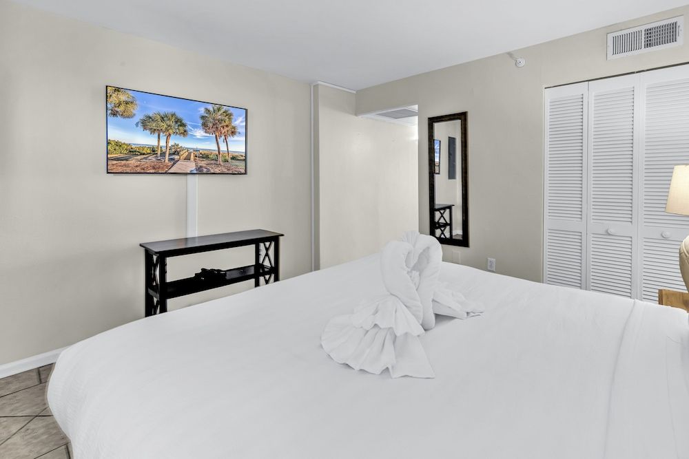 Hosteeva Oceanview Condos Comfort Condo, 1 Bedroom, Balcony, Ocean View 4