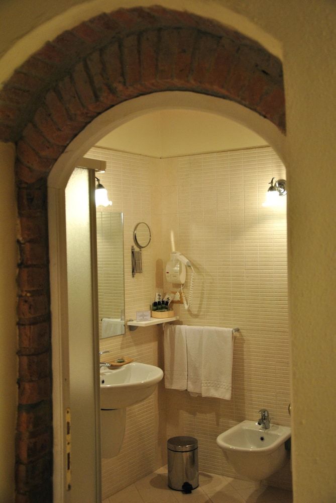 Hotel Villa S Michele Triple Room 4