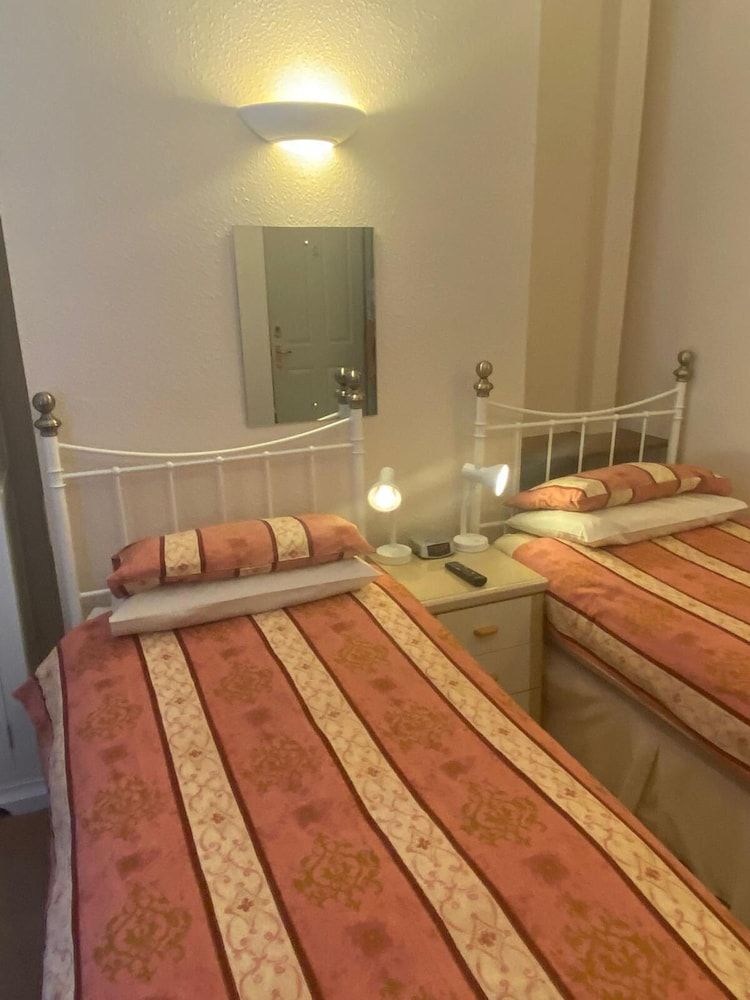 Comfort Ensuite, 1 Twin, Courtyard View