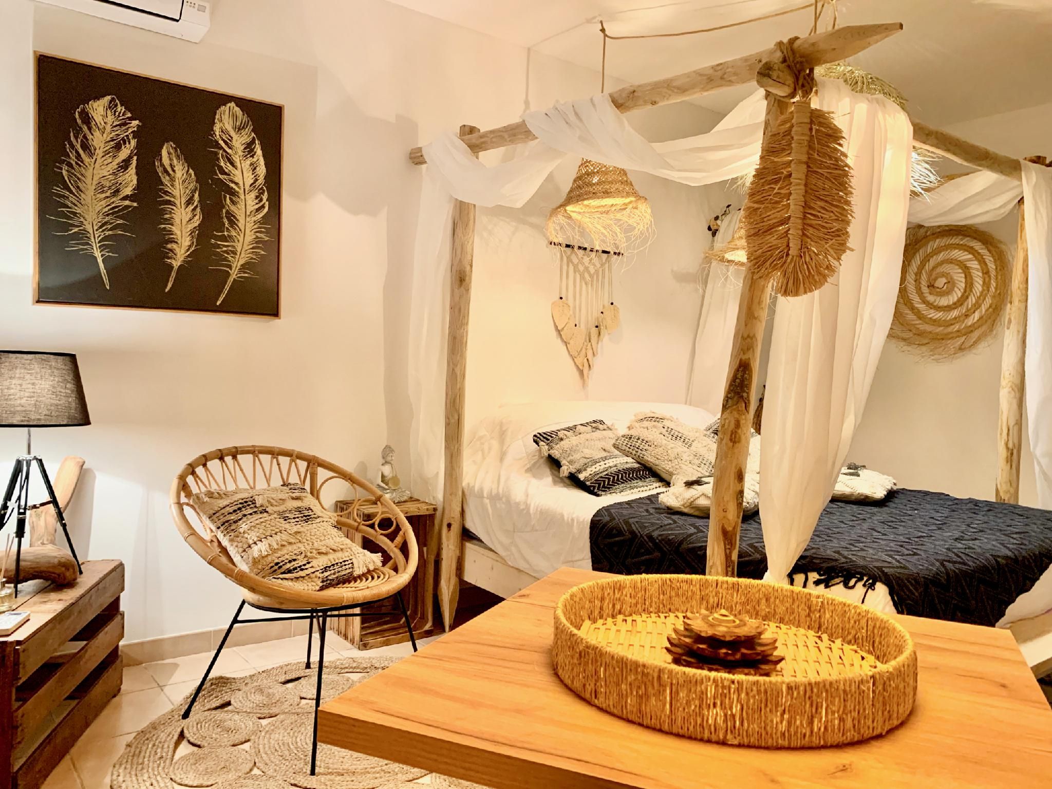 Suite Junior-Baldaquin-Queen-Douche-Terrasse