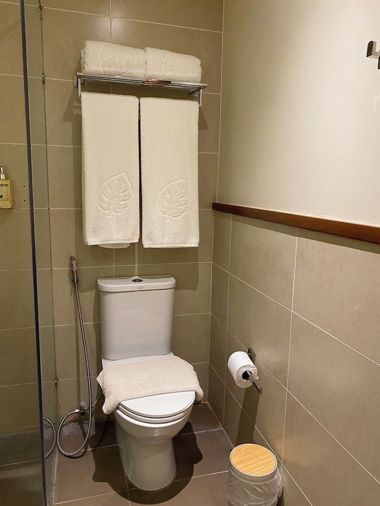 La Jolla Beach Resort Junior Room 2