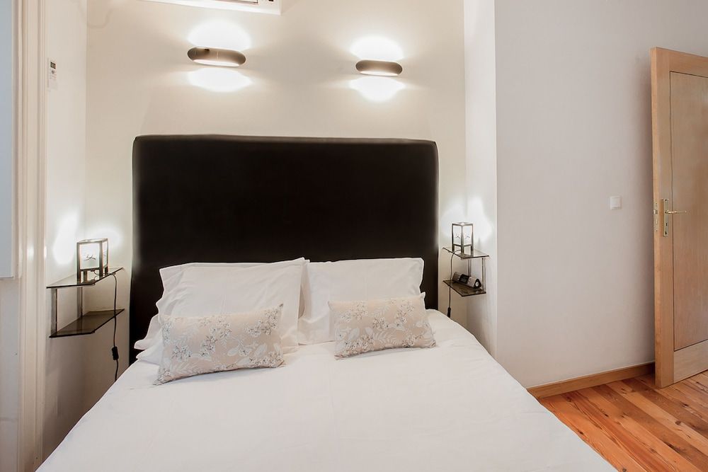 LV Premier Baixa PR Club Apartment, 2 Bedrooms, Balcony, River View 5