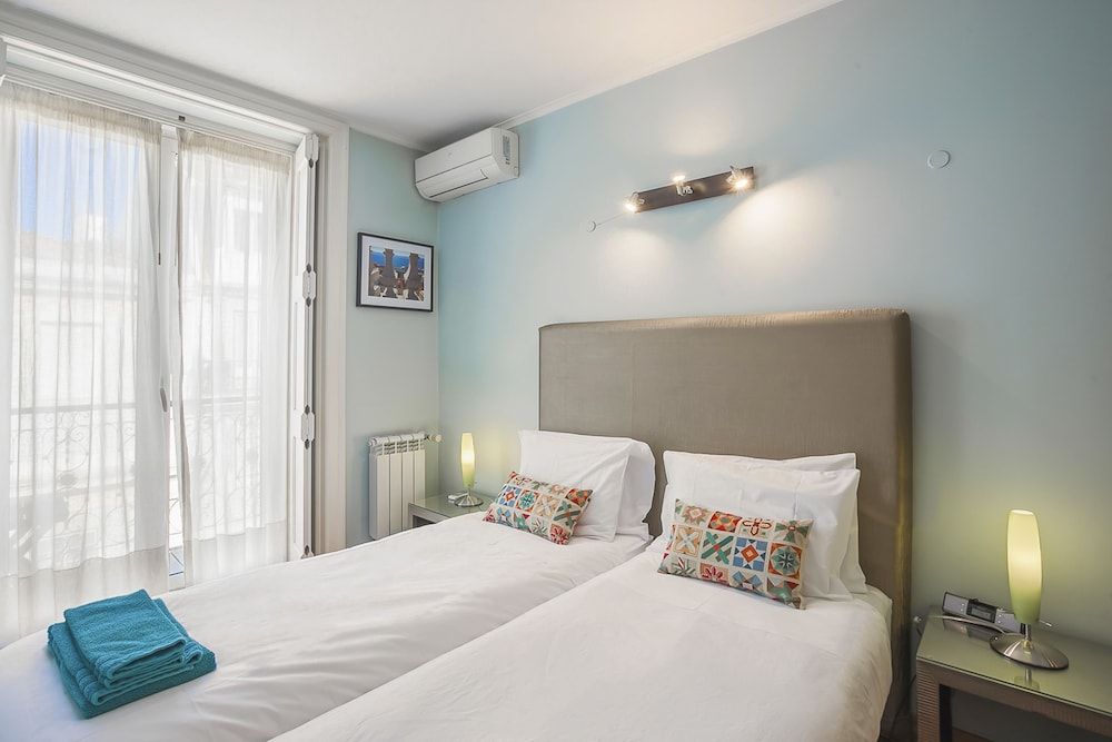 LV Premier Baixa PR Club Apartment, 2 Bedrooms, Balcony, River View 4