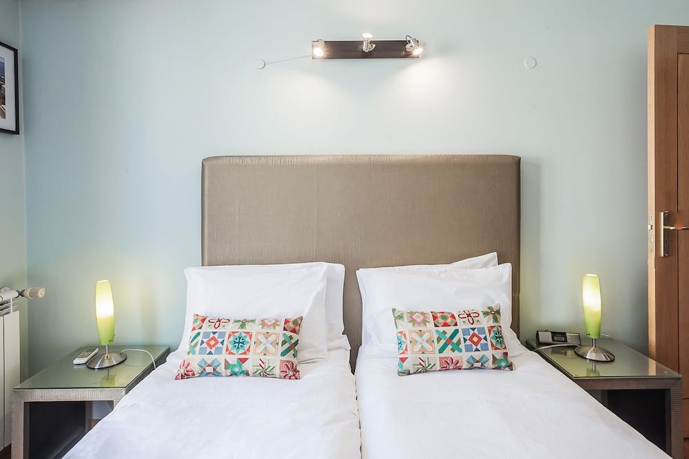 LV Premier Baixa PR Club Apartment, 2 Bedrooms, Balcony, River View 3