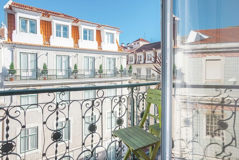 LV Premier Baixa PR Club Apartment, 2 Bedrooms, Balcony, River View 11