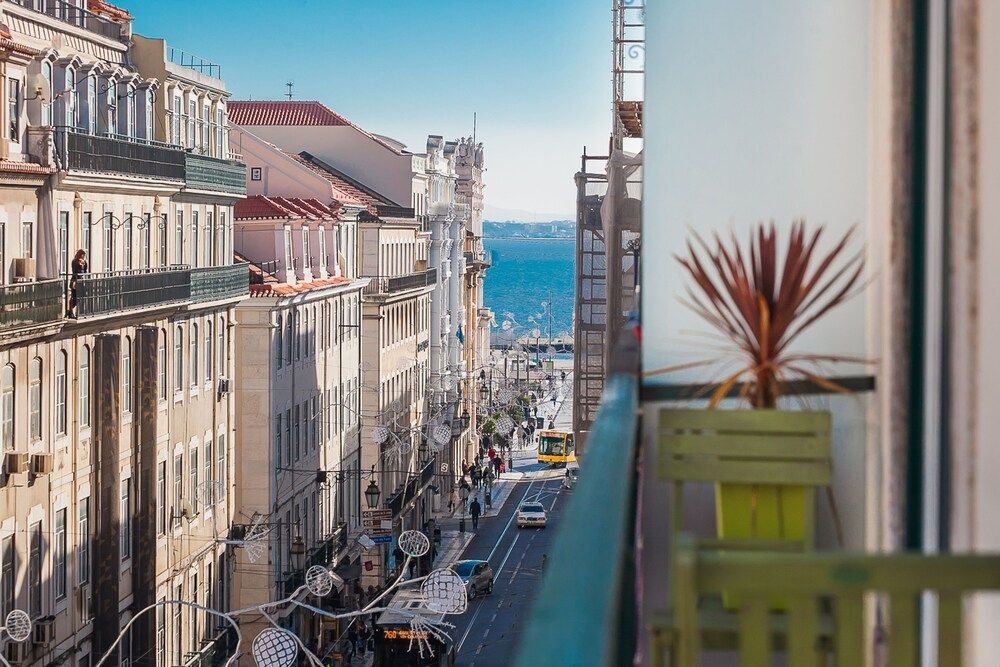 LV Premier Baixa PR Club Apartment, 2 Bedrooms, Balcony, River View 12