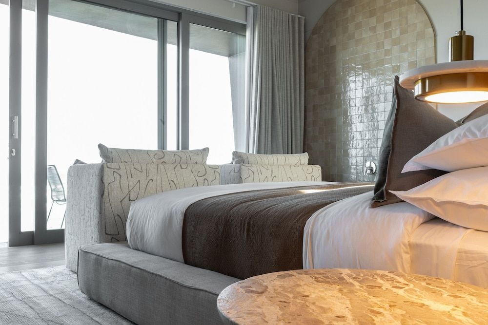 Suite, Ocean View (Southern Right)