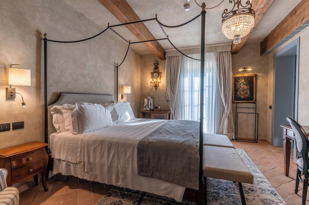 Villa Petriolo Pool Premium Suite