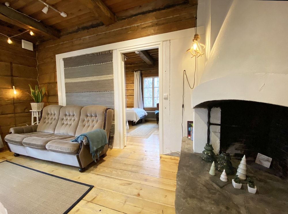 LAURI Historical Log House Manor Traditional Apartment, Multiple Beds, Non Smoking, Courtyard View 8