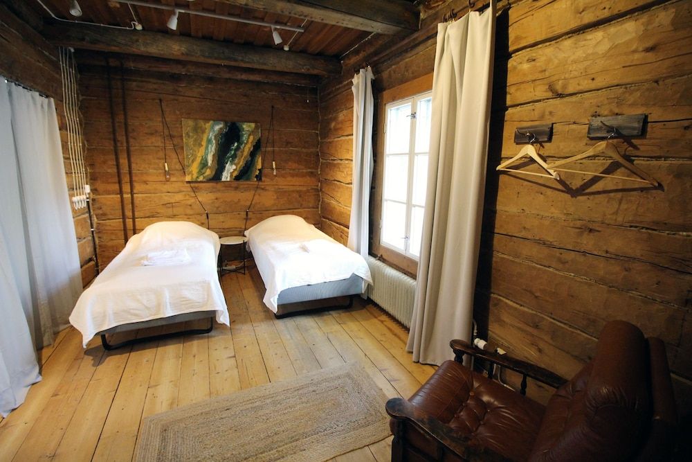 LAURI Historical Log House Manor Traditional Apartment, Multiple Beds, Non Smoking, Courtyard View