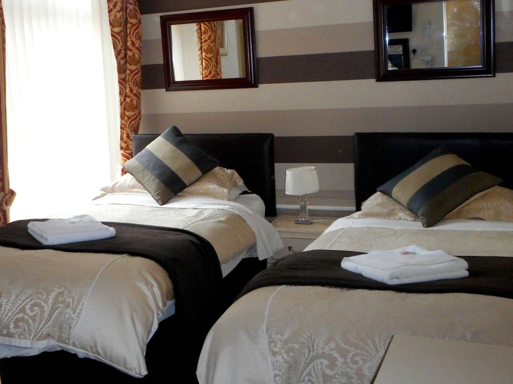 undefined Roselea Hotel