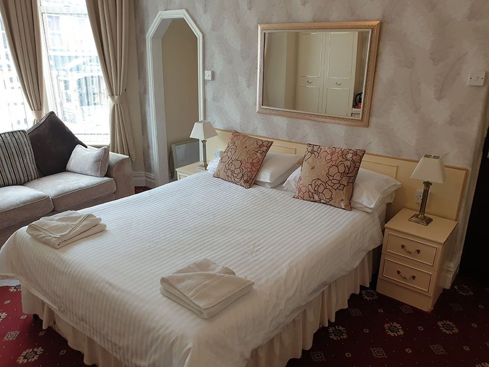 undefined Roselea Hotel 2