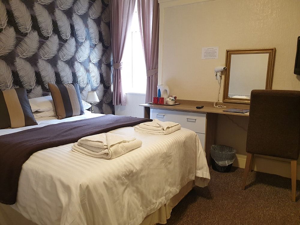 undefined Roselea Hotel 3