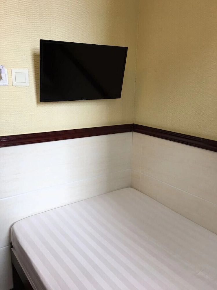 Hang Ho Hostel Standard Double Room 9