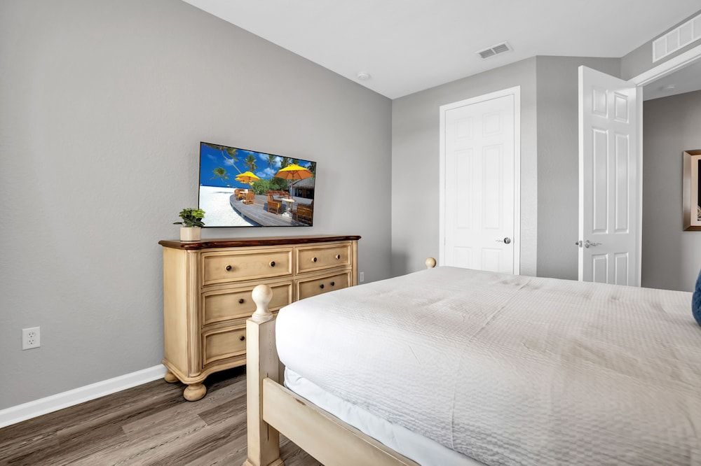 4816 Cayview Ave #306 Apartment (3 Bedrooms) 4