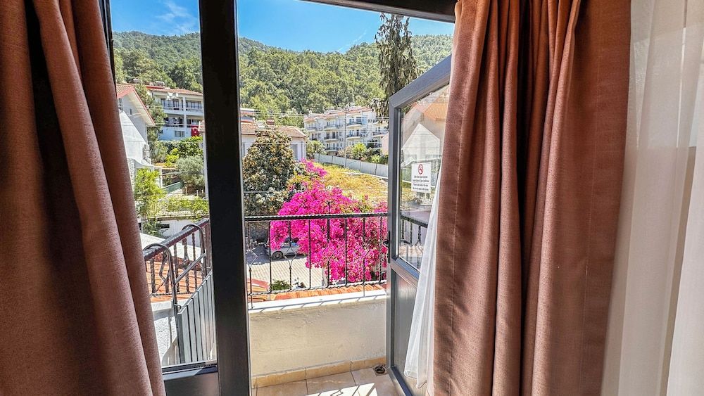 Mykonut Boutique Suites Mountain View Roof 303-304 9