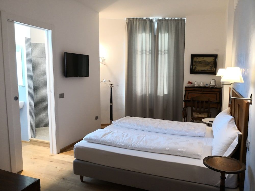 Torrione Trento Classic Double or Twin Room 11
