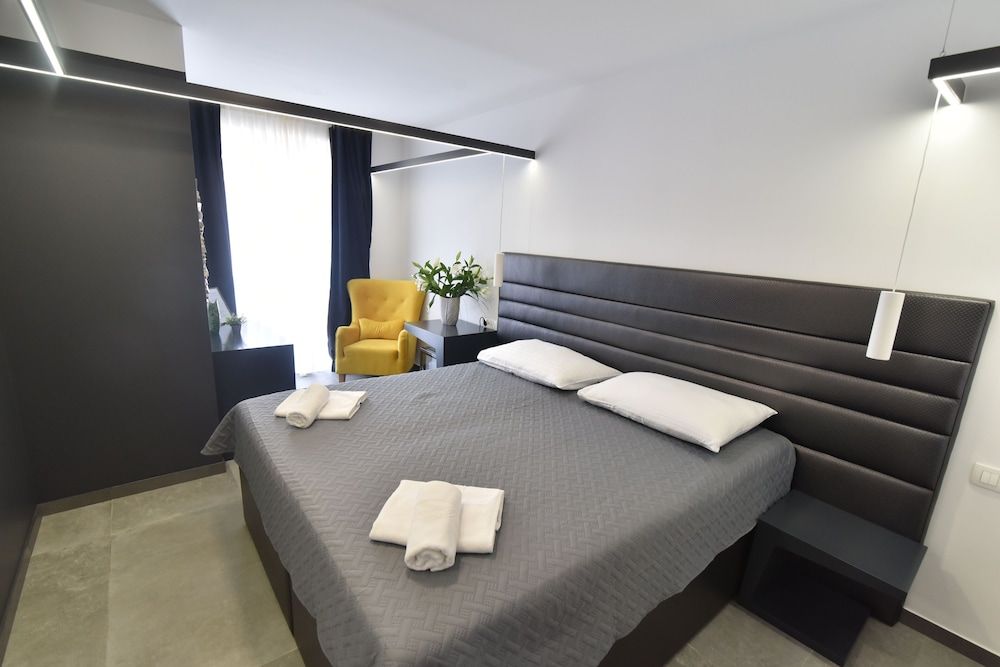 Elite Room