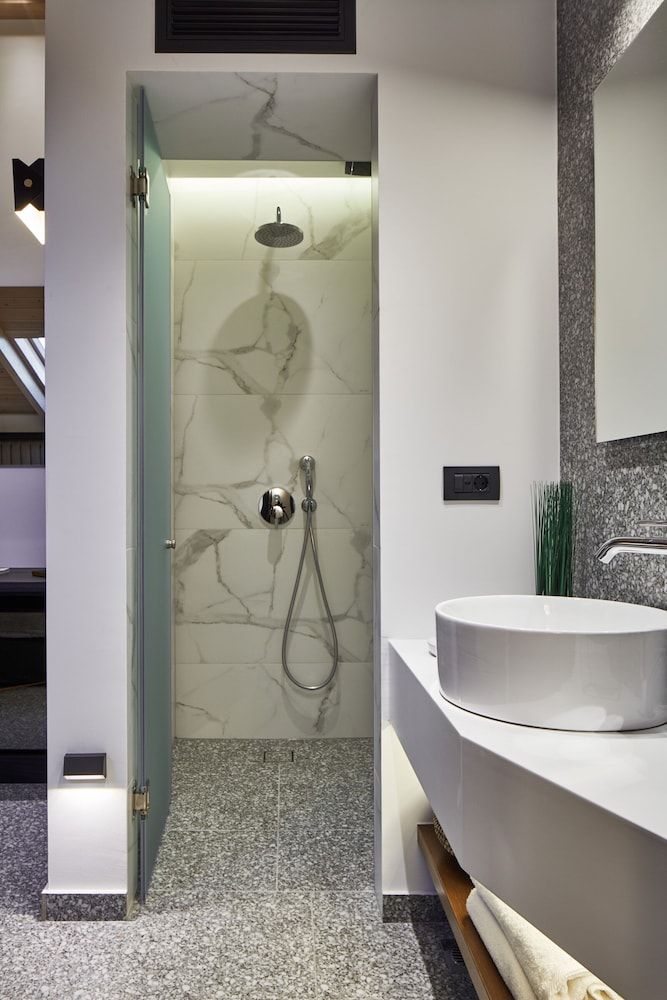 Λιθεία-Lithia Superior Double Room (The room is located on the loft level and is accessible via stairs) 7