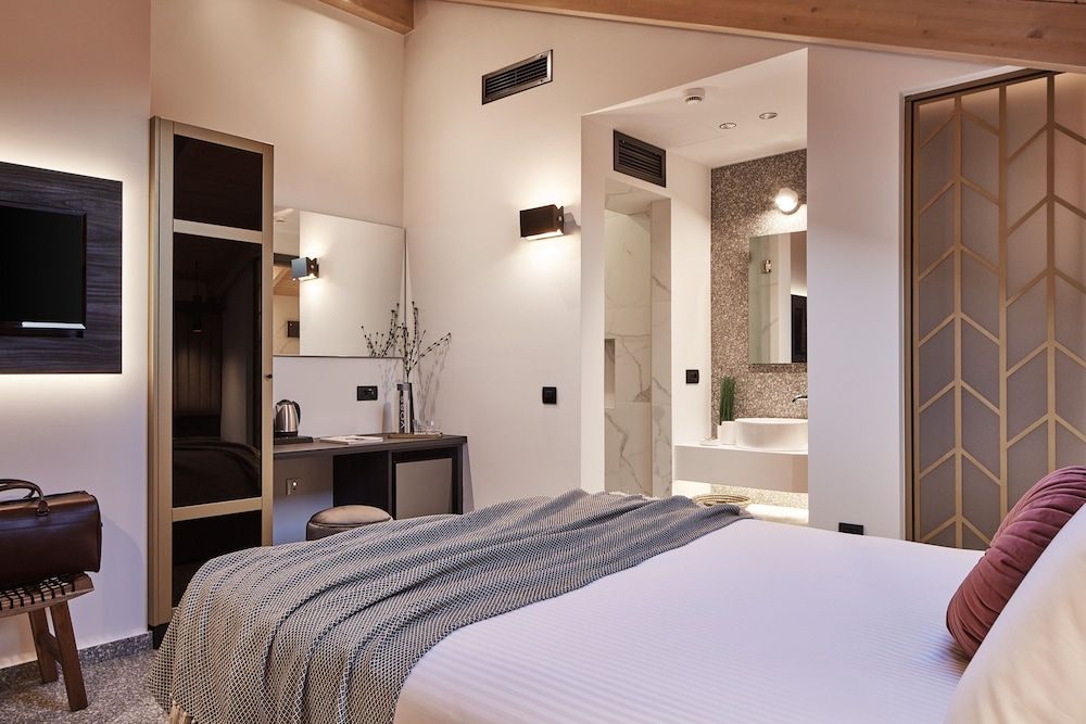 Λιθεία-Lithia Superior Double Room (The room is located on the loft level and is accessible via stairs) 3