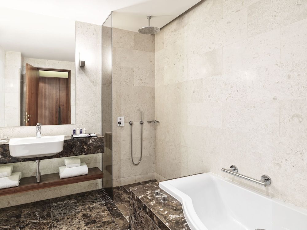 Signature Suite