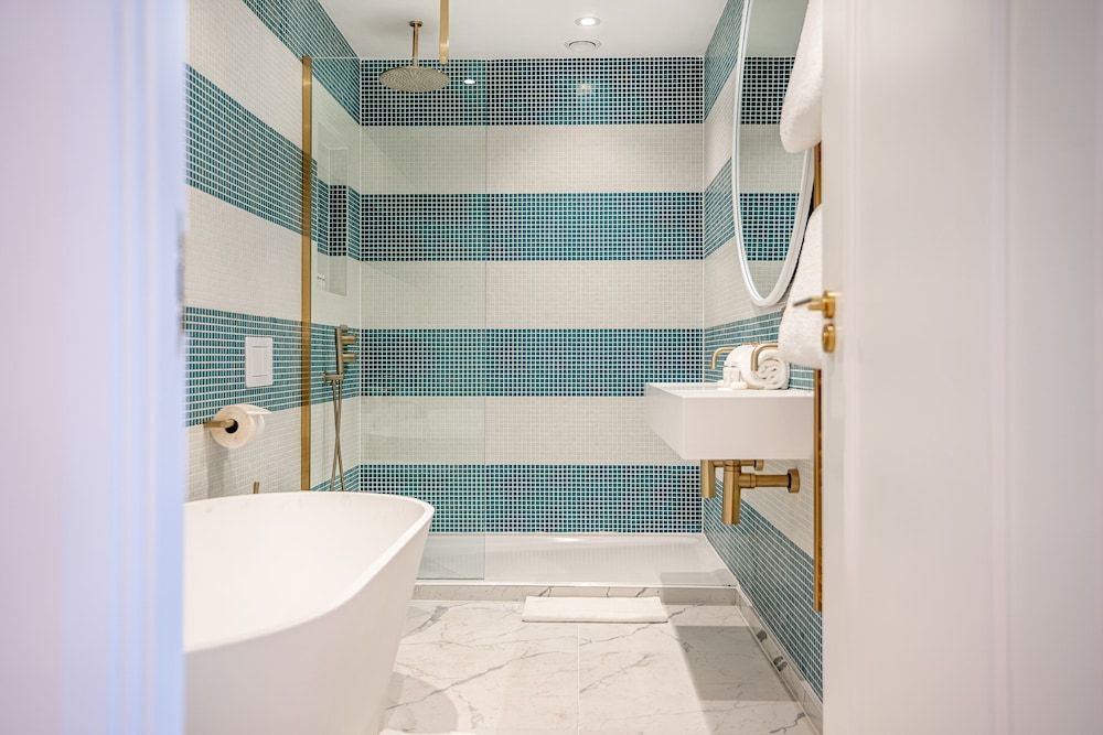 The Nici Suite, Sea View 6