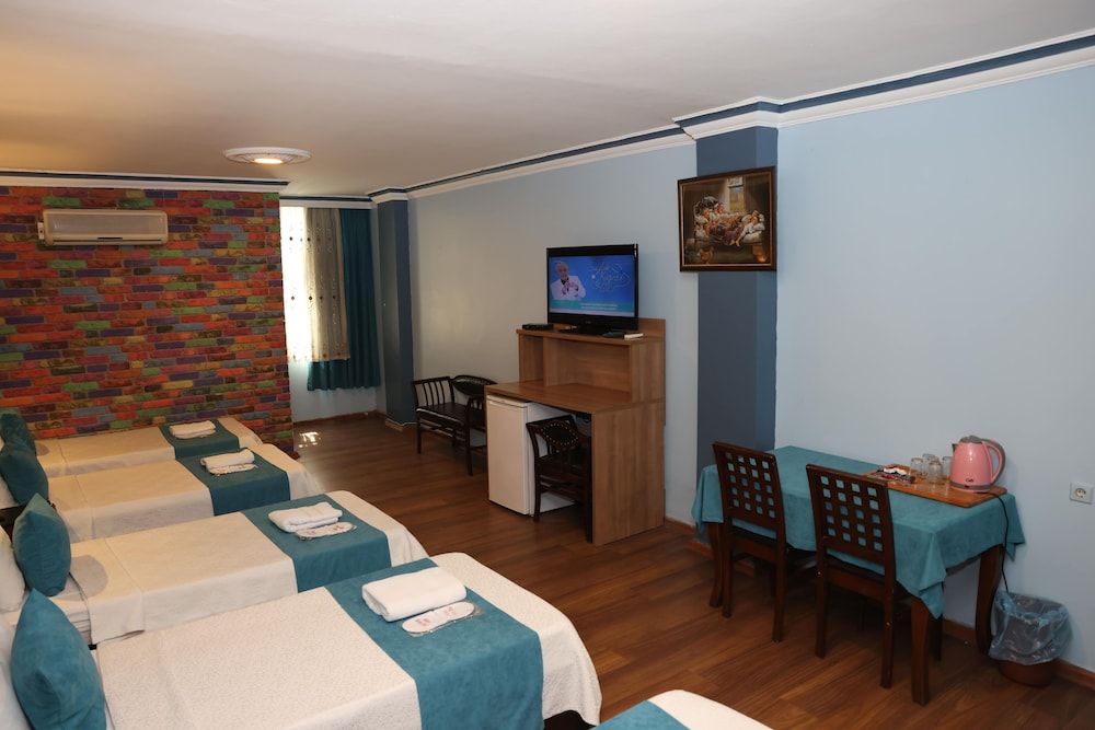 Adana Saray Hotel Family Room, 5 Bedrooms, Smoking, City View 8