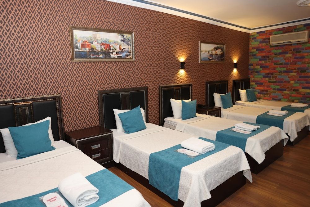 Adana Saray Hotel Family Room, 5 Bedrooms, Smoking, City View 2