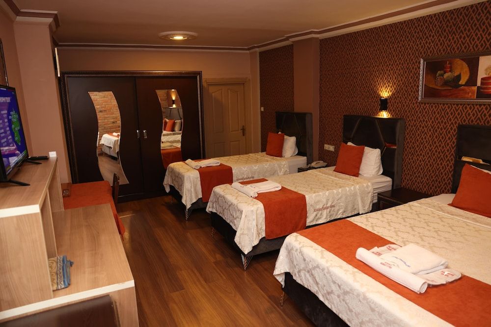 Adana Saray Hotel Standard Quadruple Room 6