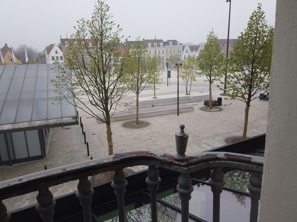 Hotel 't Zand Twin Room, City View 9