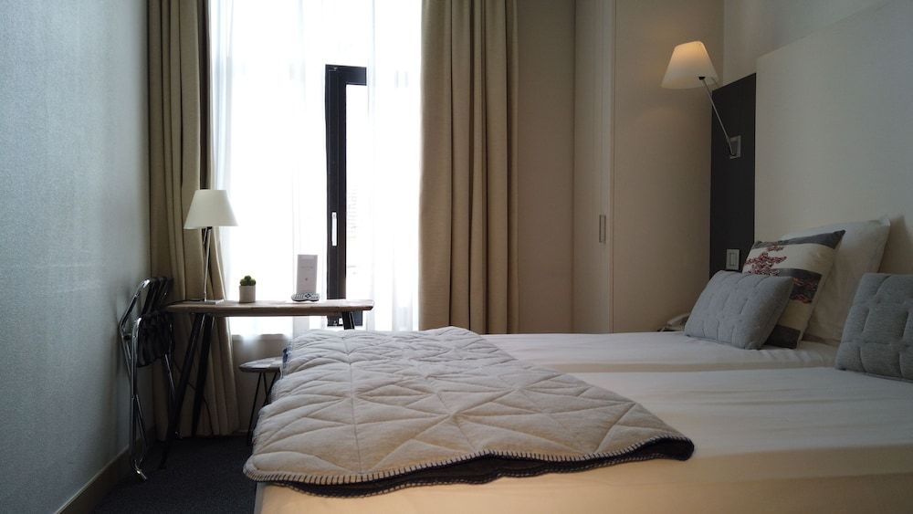 Hotel 't Zand Twin Room, City View 5