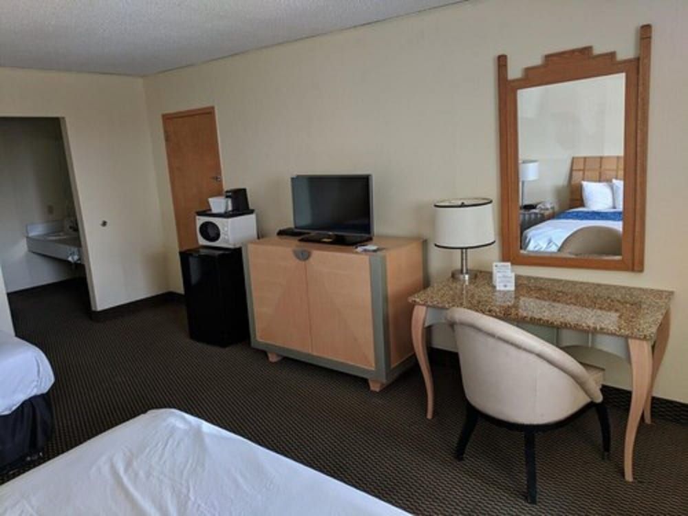 Room, 2 Queen Beds, Smoking